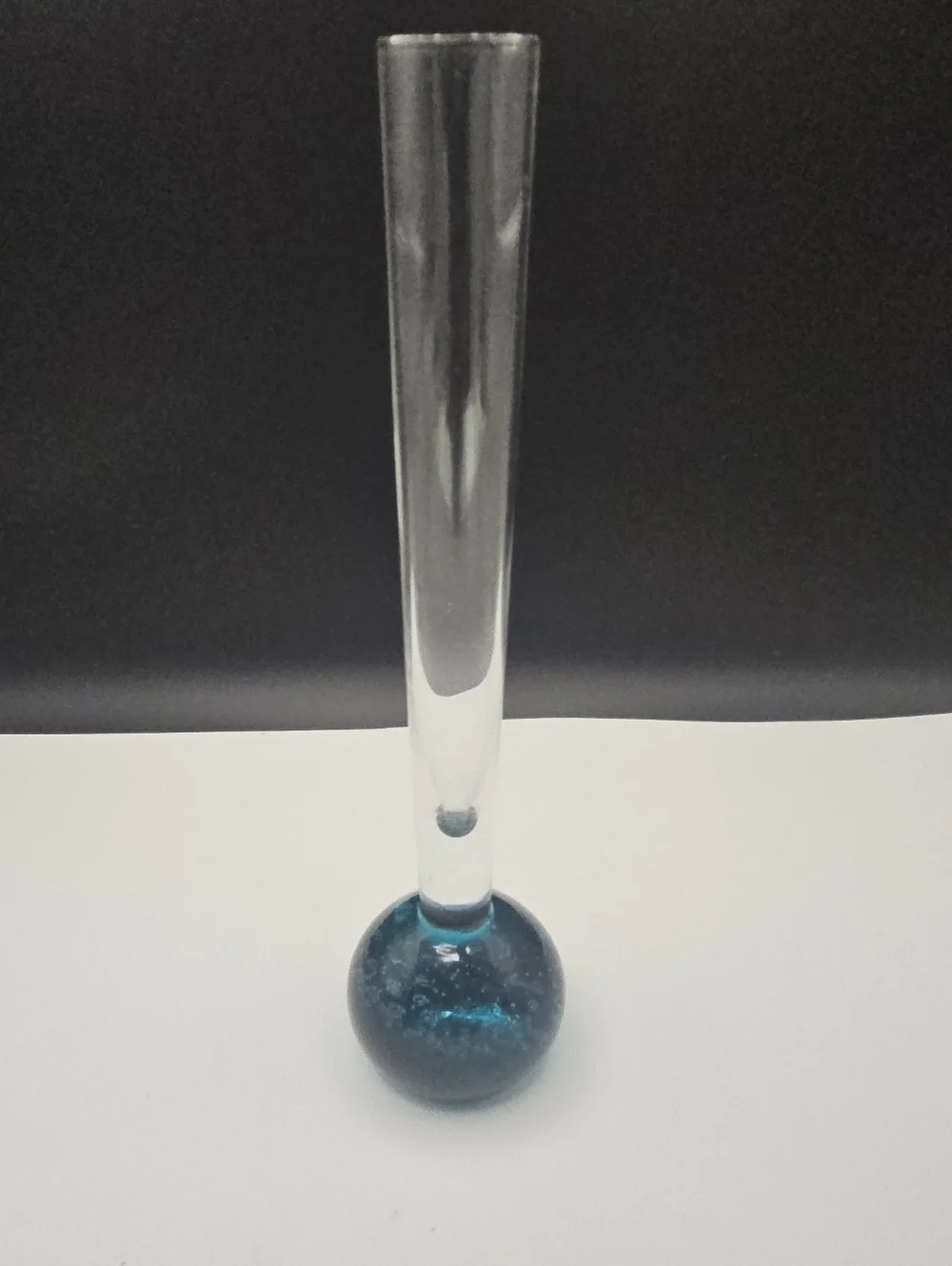 Vintage Bullicante (controlled bubble) Art Glass Bud Vase